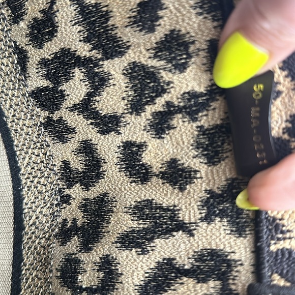 DIOR BOOK TOTE
BEIGE MULTICOLOR MIZZA EMBROIDERY- Large - Picture 6 of 9